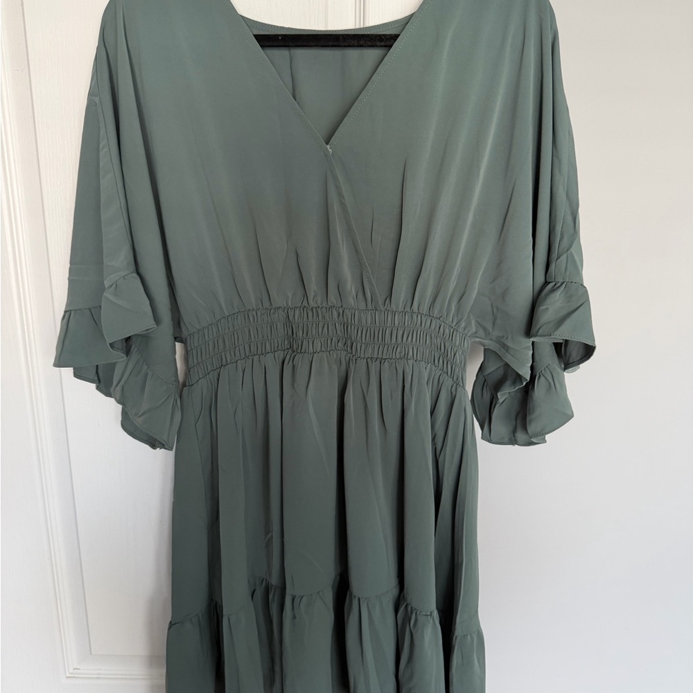 Elegant Green Midi Dress